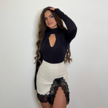 FALDA CREMA CON ENCAJE