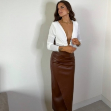 FALDA MIDI EFECTO PIEL CAMEL