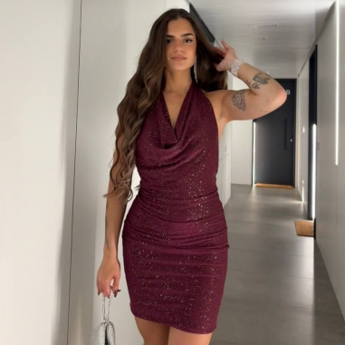 VESTIDO ESCOTE FLUÍDO BRILLO CEREZA