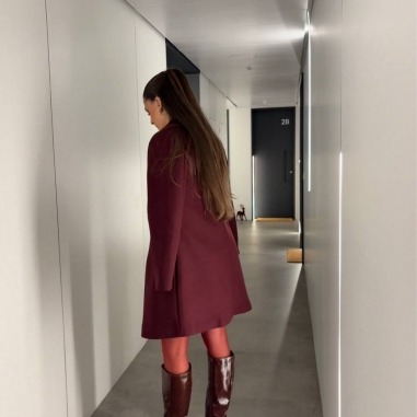 ABRIGO PAÑO CORTO CON FORRO BURDEOS