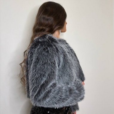 ABRIGO PELITO CORTO GRIS