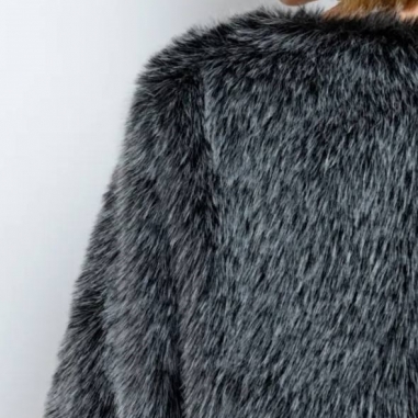 ABRIGO PELITO CORTO GRIS