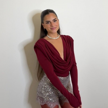 TOP ESCOTE FLUIDO BURDEOS