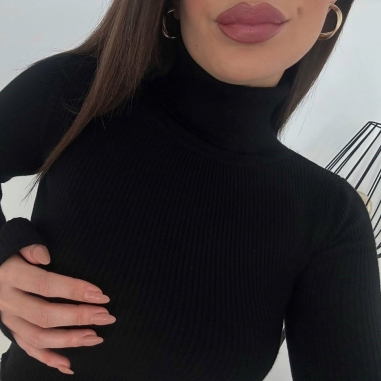 JERSEY CUELLO ALTO NEGRO