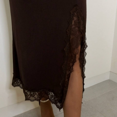 VESTIDO PUNTO CON ENCAJE CHOCO