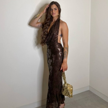 VESTIDO LENTEJUELAS ESCOTE FLUÍDO CHOCO