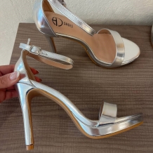 SANDALIA TACÓN PLATA 2