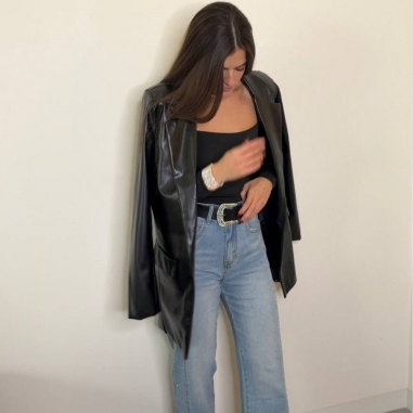 BLAZER EFECTO PIEL NEGRA