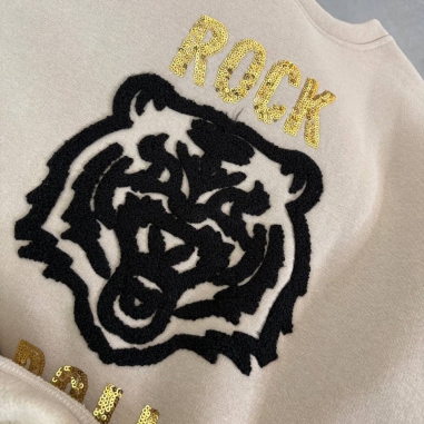 SUDADERA ESTAMPADA CREMA