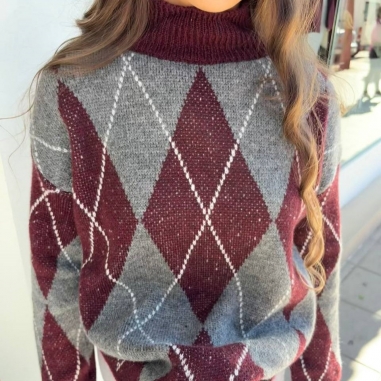 JERSEY CUELLO ROMBOS BURDEOS