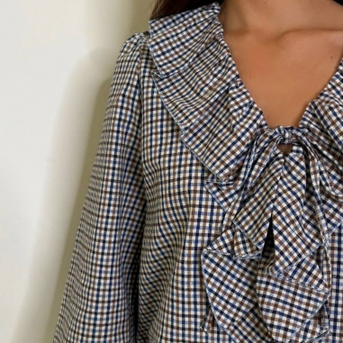 BLUSA CUADROS VOLANTITOS