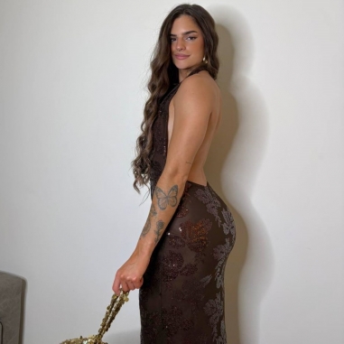 VESTIDO ESCOTE FLUÍDO LENTEJUELAS CHOCO