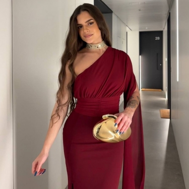 VESTIDO ASIMÉTRICO GASA VINO