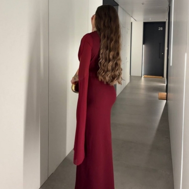 VESTIDO ASIMÉTRICO GASA VINO