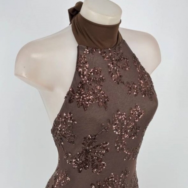 VESTIDO HALTER LENTEJUELAS CHOCO