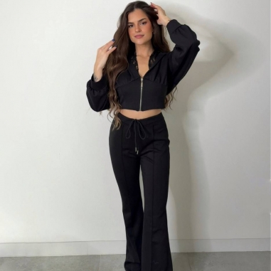 CONJUNTO DEPORTIVO ENCAJE NEGRO