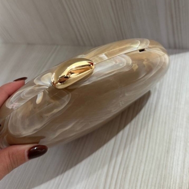 BOLSO EVENTO MARMOLADO CREMA