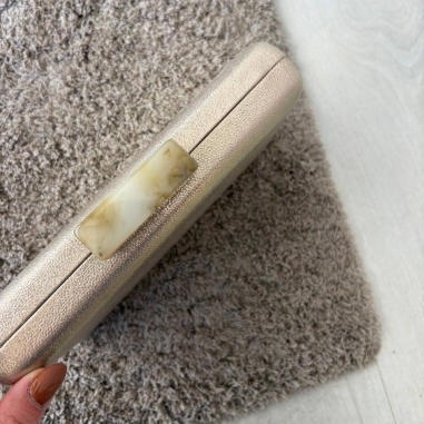 BOLSO EVENTO BROCHE DORADO