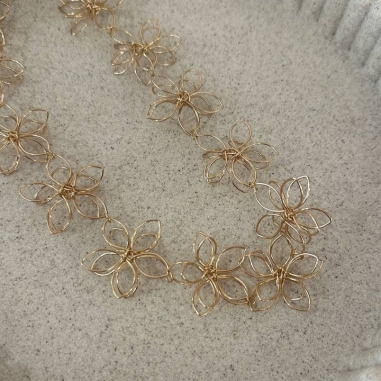 GARGANTILLA FLORECILLAS