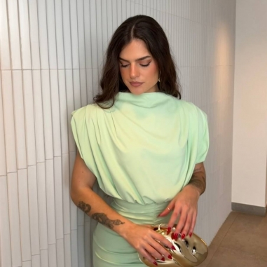 VESTIDO HOMBRERAS FRUNCIDO DELANTERO...