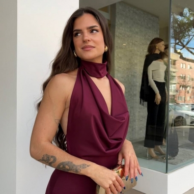 VESTIDO HALTER GARGANTILLA BURDEOS