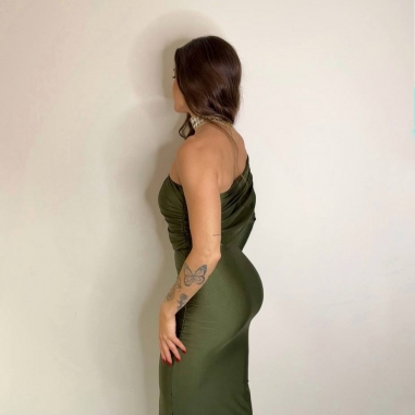 VESTIDO ASIMÉTRICO MIDI VERDE CAQUI