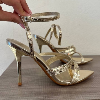 SANDALIA CRUZADA DORADA