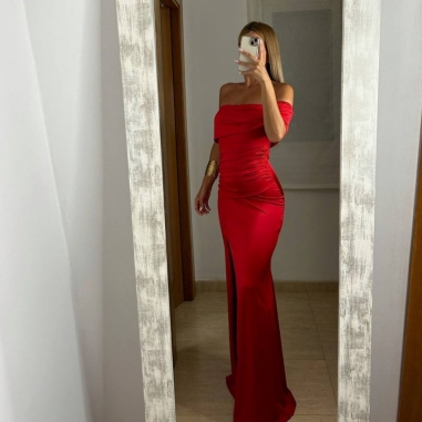 VESTIDO ESCOTE BARCO ASIMÉTRICO ROJO