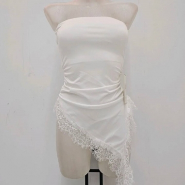 PREVENTA TOP ASIMÉTRICO ENCAJE BLANCO