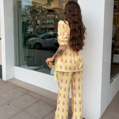 CONJUNTO ESTAMPADO AMARILLO