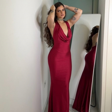 VESTIDO ESCOTE FLUIDO AJUSTADO VINO