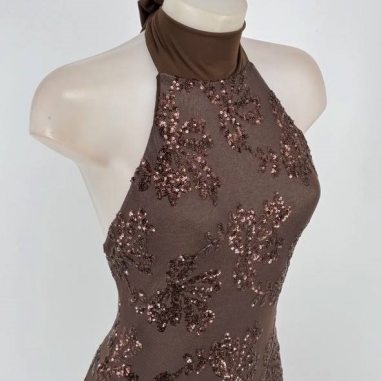 VESTIDO HALTER LENTEJUELAS CHOCO