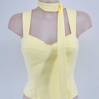 TOP ESCOTE CORAZÓN CON LAZADA AMARILLO