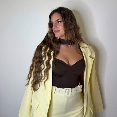 TOP ESCOTE CORAZÓN CON LAZADA CHOCO