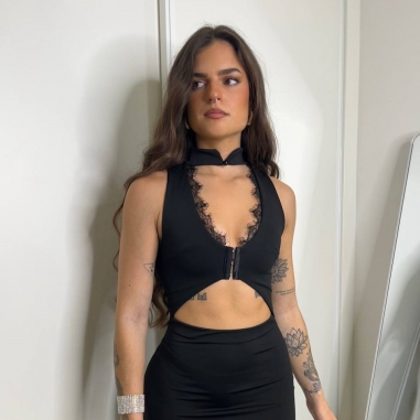 VESTIDO ABERTURA ENCAJE NEGRO