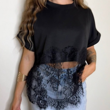 CAMISETA CORTA ENCAJE NEGRA