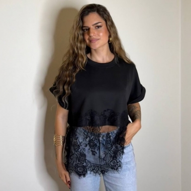 CAMISETA CORTA ENCAJE NEGRA