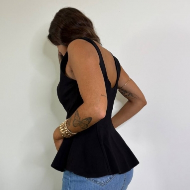 TOP VOLANTE NEGRO