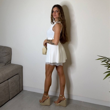 MONO VUELO CINTURÓN ENCAJE BLANCO