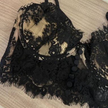 TOP LENCERO ENCAJE NEGRO
