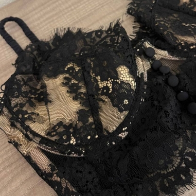 TOP LENCERO ENCAJE NEGRO
