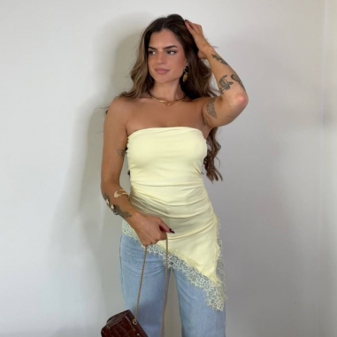 TOP ASIMÉTRICO ENCAJE AMARILLO...