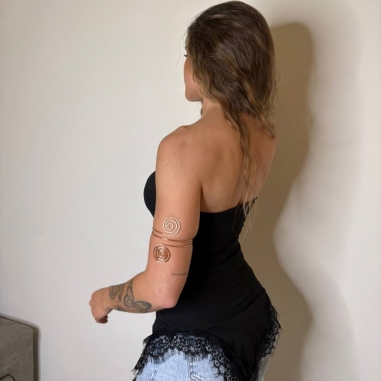 TOP ASIMÉTRICO ENCAJE NEGRO