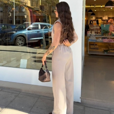 CONJUNTO TRAJE LARGO CHALECO TAUPÉ