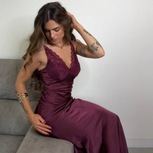 VESTIDO SATÉN ESCOTE ENCAJE...