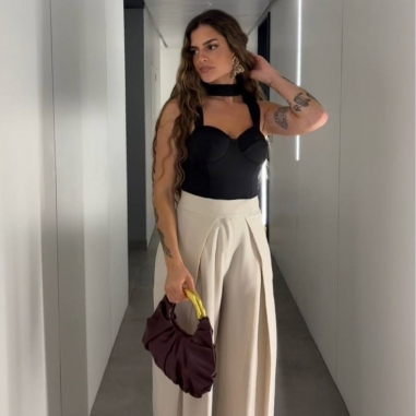 TOP ESCOTE CORAZÓN + LAZADA NEGRO