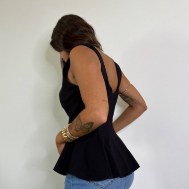 TOP VOLANTE NEGRO