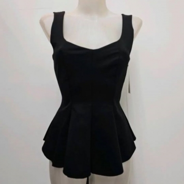TOP VOLANTE NEGRO