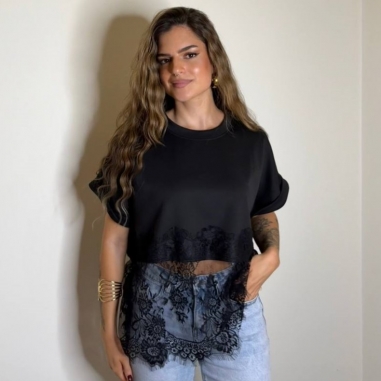CAMISETA CORTA ENCAJE NEGRA