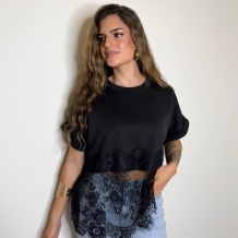CAMISETA CORTA ENCAJE NEGRA